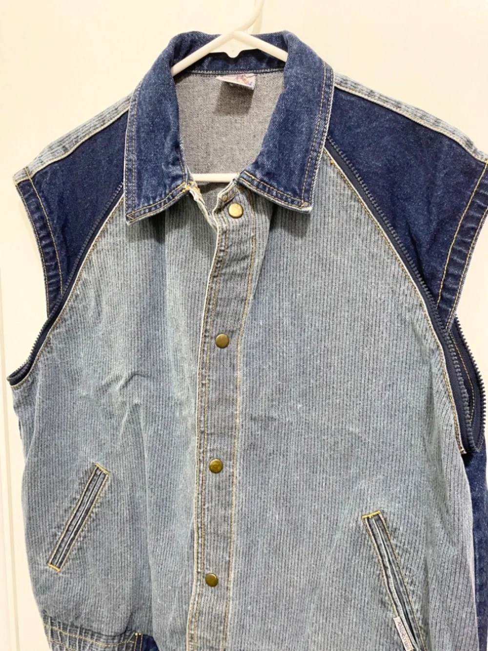 Jordache Size M Women’s Denim Buttoned Up Vest Jacket - Picture 3 of 10